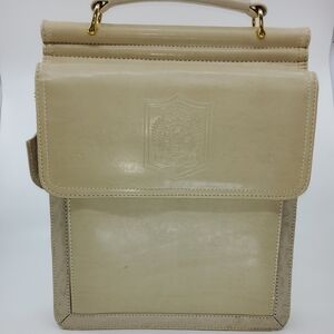 Cream shoulder bag